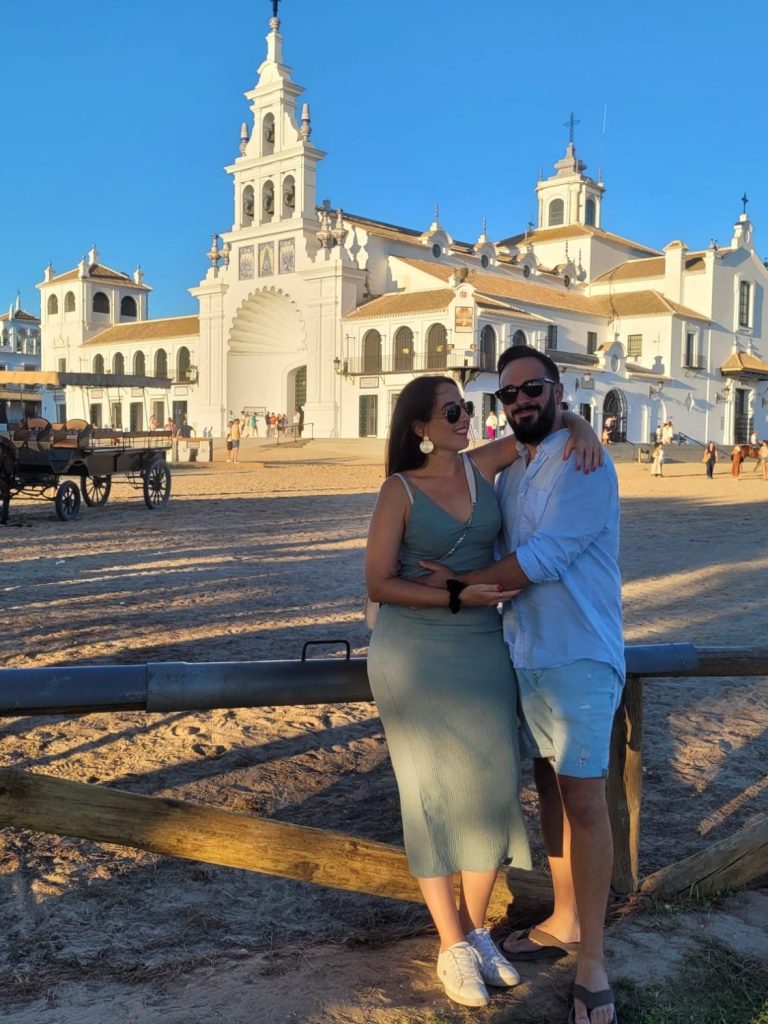 Foto de Turismo Español con servicio premium en La Aldea del Rocío, Huelva. Visita turística personalizada a El Rocío en Huelva, por la Aldea del Rocio, la Virgen del Rocío, Almonte. Foto de Turismo Español.